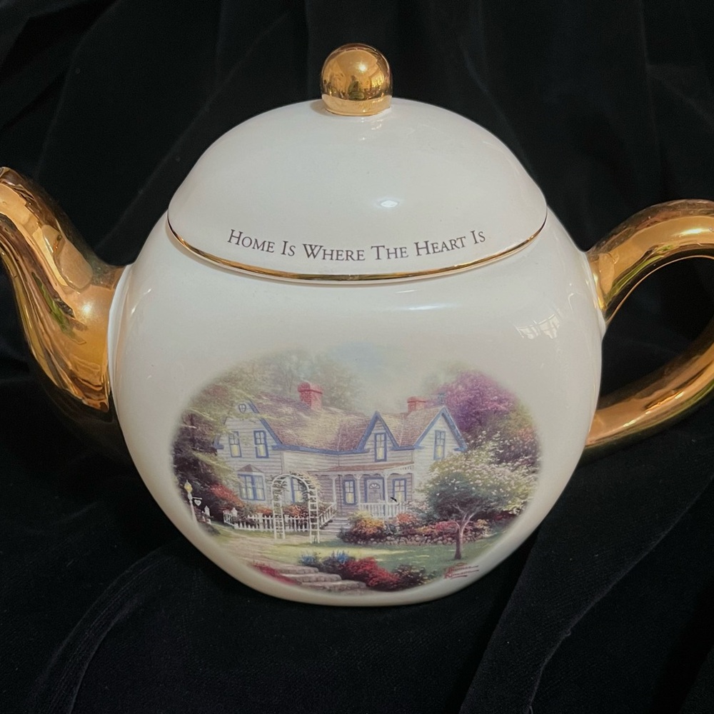 Thomas Kinkade Home is Where The Heart Is Teapot